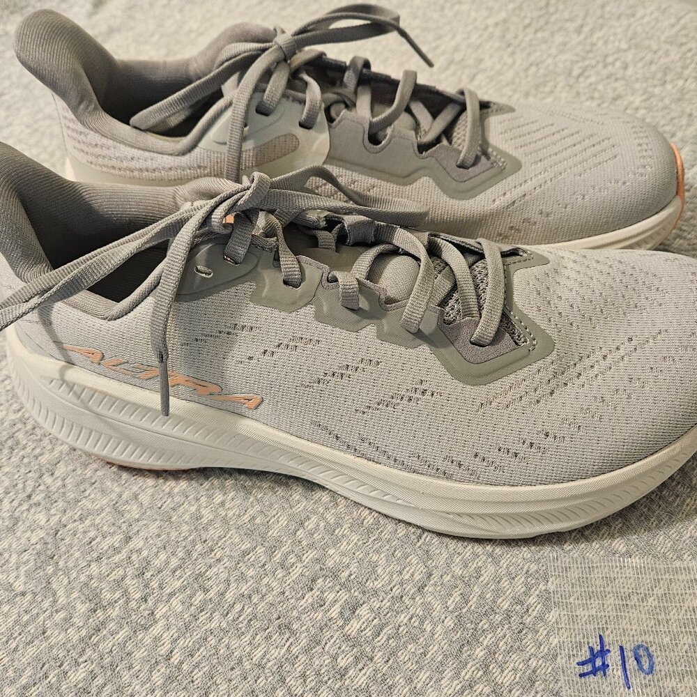 Womens Altra EGO P35 running shoe,  size 8